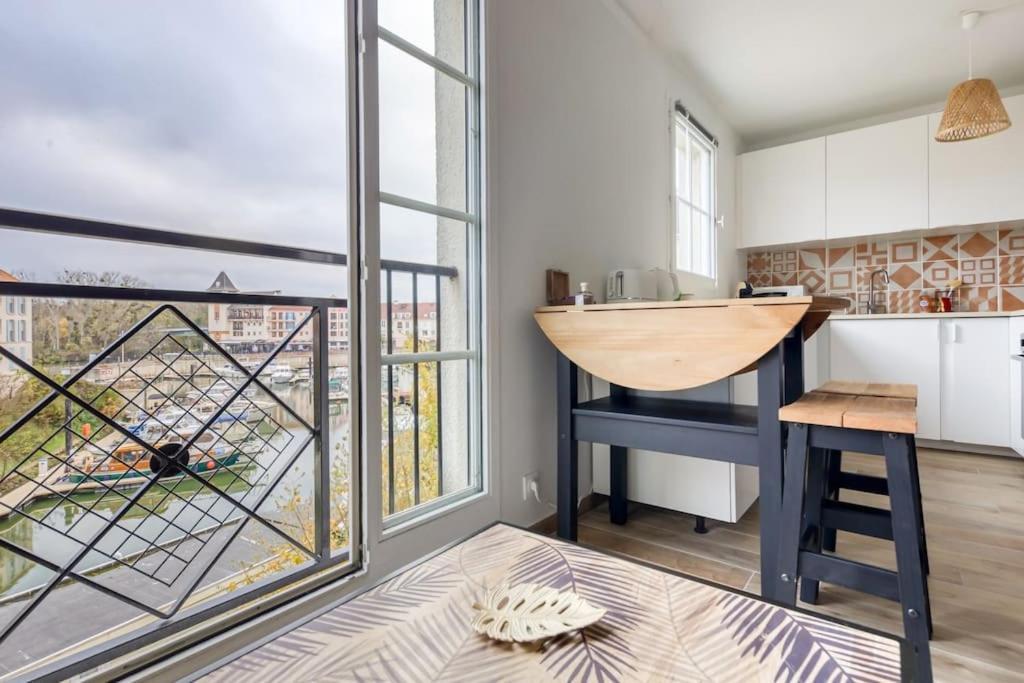 Studio Vue Direct Sur Le Port De Cergy, Parking Prive Gratuit Eksteriør billede